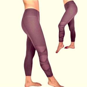 Active Life Mesh Crisscross Capri Leggings size Small